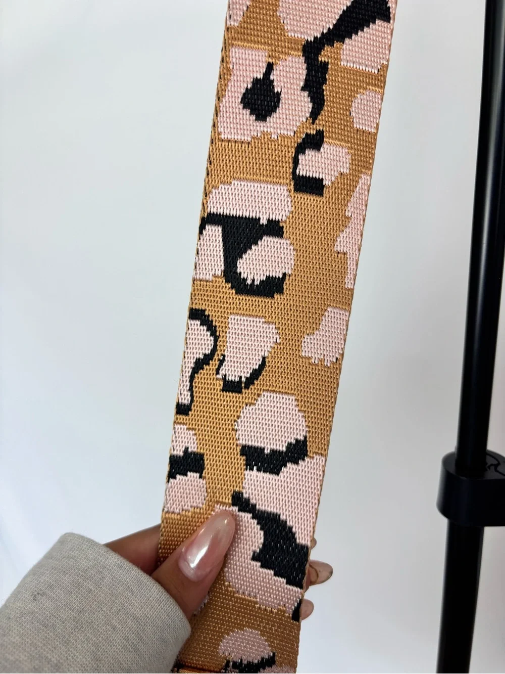 Quilted Beige Crossbody Bag with Leopard-Print Strap